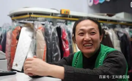 举重冠军澡堂搓澡为生_举重冠军当搓澡工是谁的问题_搓澡的世界举重冠军