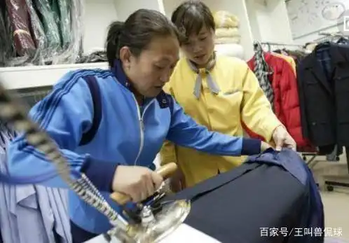 举重冠军澡堂搓澡为生_搓澡的世界举重冠军_举重冠军当搓澡工是谁的问题