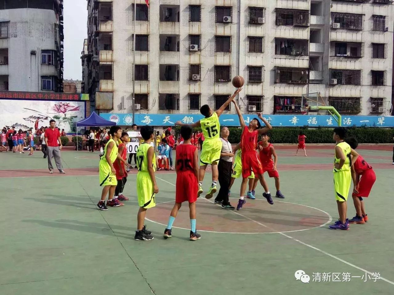 容桂中小学生篮球比赛_翁源县中小学生篮球赛冠军_中小学篮球赛夺冠