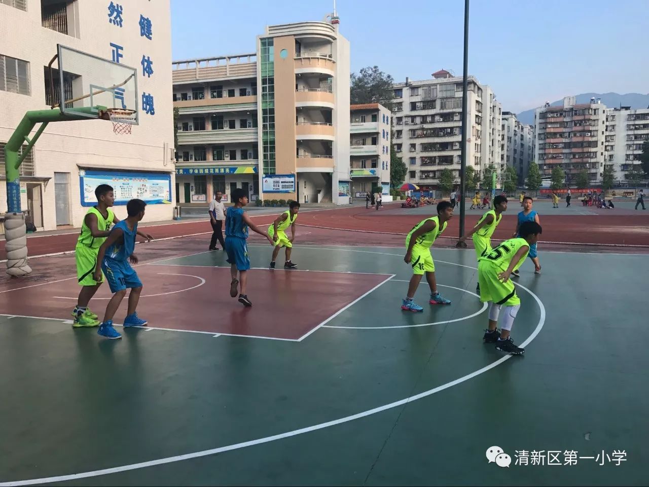 翁源县中小学生篮球赛冠军_中小学篮球赛夺冠_容桂中小学生篮球比赛