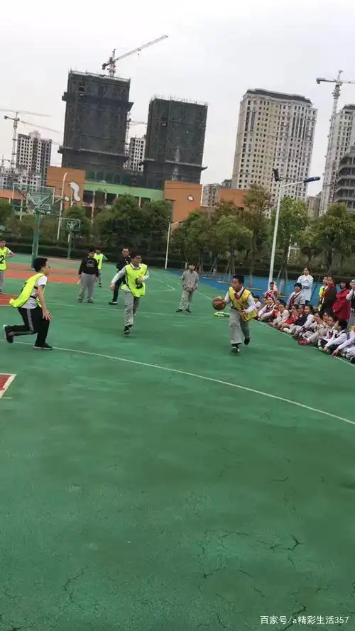 篮球规则怎么打_想打篮球不清楚规则_篮球打球规则简介