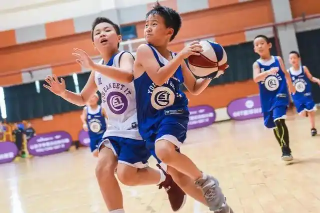 篮球规则怎么打_篮球的所以规则和打发_想打篮球不清楚规则