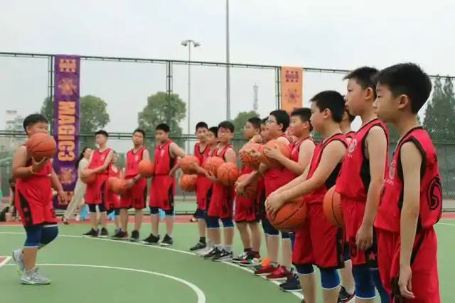 篮球规则怎么打_想打篮球不清楚规则_篮球的所以规则和打发