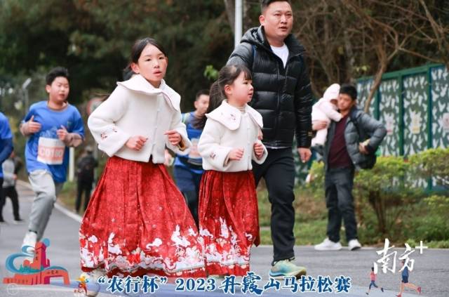2019丹霞山马拉松爬升_树屏丹霞马拉松_2019年丹霞山马拉松证书