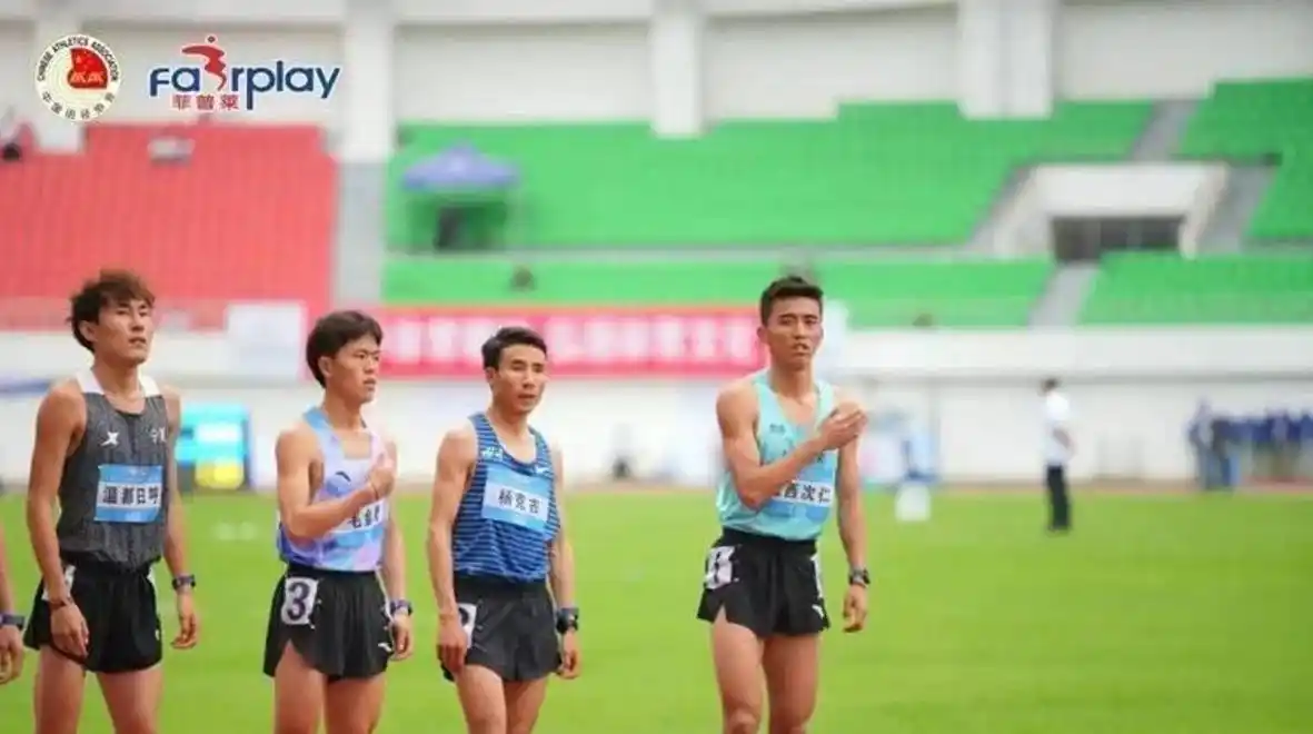 跳水运动员跳高冠军_跳水员跳高冠军运动员是谁_跳水运动员高昂