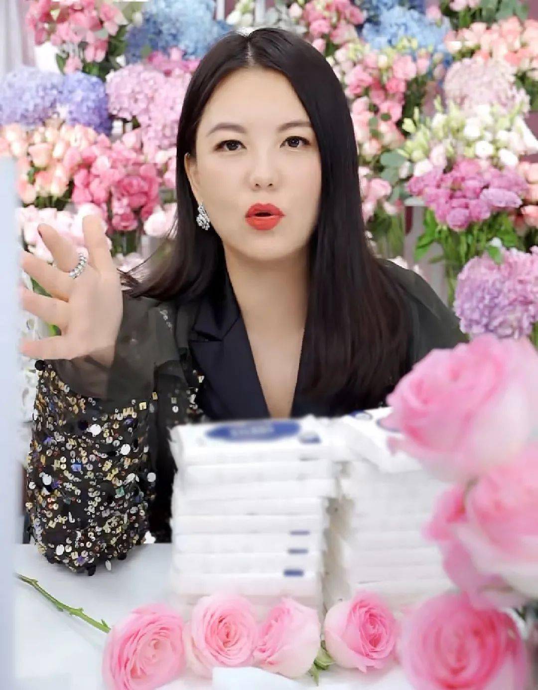 健身带货明星主播_网红健身主播_健身女主播价值2亿